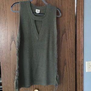 SOLD!!! Daytrip sweater tank